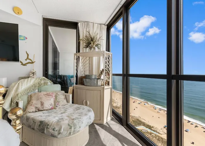 Holiday home Golden Sands 19th Floor Ocean Views Free Linens