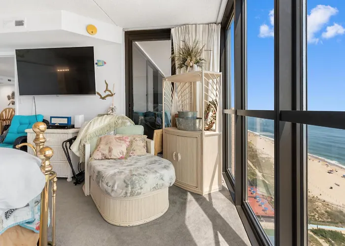 Holiday home Golden Sands 19th Floor Ocean Views Free Linens
