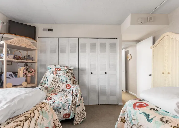 Golden Sands 19th Floor Ocean Views Free Linens Holiday home *